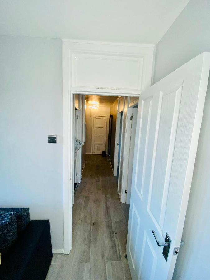 Bright, Spacious, Modern Interior Decor 2 Bedrooms With Amazing Views Londra